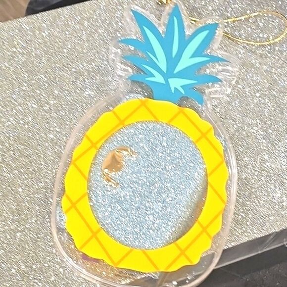 Bioworld Stitch Glitter Card Wallet w/Pineapple Ornament Case - Picture 6 of 7